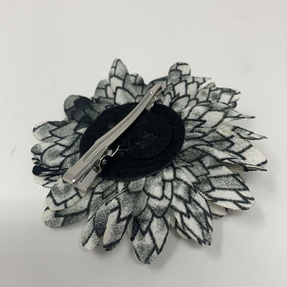 Black & White Abstract Print Flower Fabric Hair Clip - Picture 6 of 7